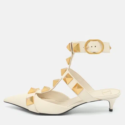 Pre-owned Valentino Garavani Roman Stud Size 37.5 White Leather Ankle Strap Sandals