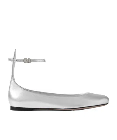 Valentino Garavani Round-head Flat Shoes In Silver