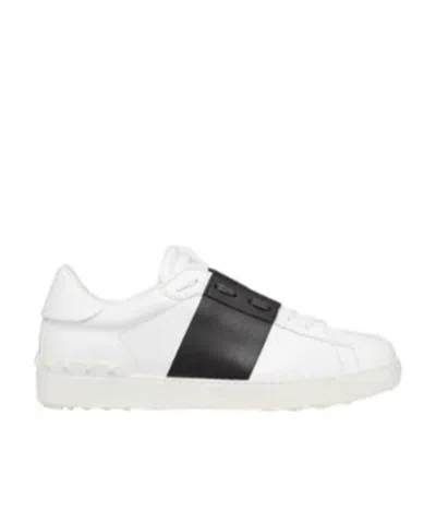 VALENTINO GARAVANI ROUND HEAD LOW-CUT SNEAKERS