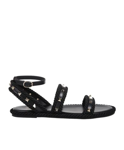 Valentino Garavani Round-headed Flat Sandals In Black