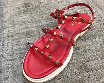 Valentino Garavani Round-headed Flat Sandals In Red