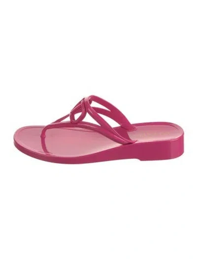 Pre-owned Valentino Garavani Rubber Cutout Accent Flip Flops W/ Tags In Pink