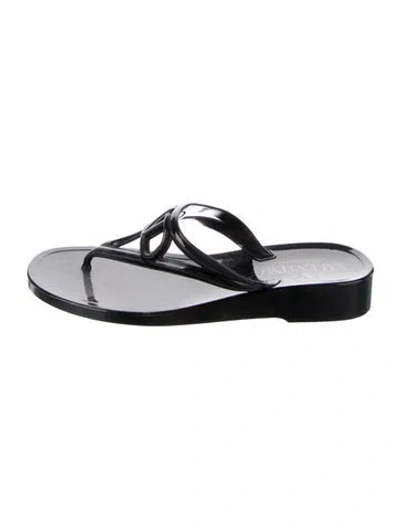Pre-owned Valentino Garavani Rubber Flip Flops In Black