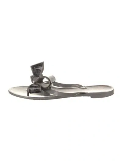 Pre-owned Valentino Garavani Rubber Lace Pattern Flip Flops In Grey