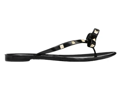 Pre-owned Valentino Garavani Rubber Rockstud Thong Sandals (women's) Sneakers In Black