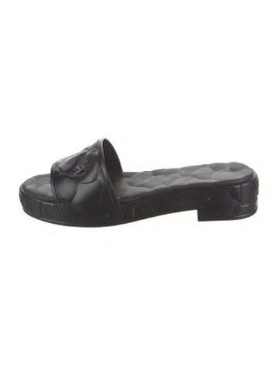 Pre-owned Valentino Garavani Rubber Slides In Black