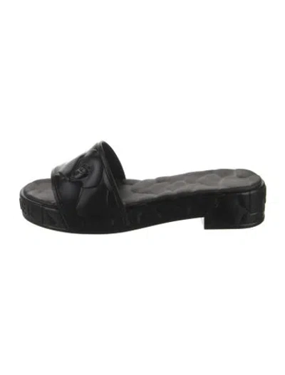 Pre-owned Valentino Garavani Rubber Slides In Black