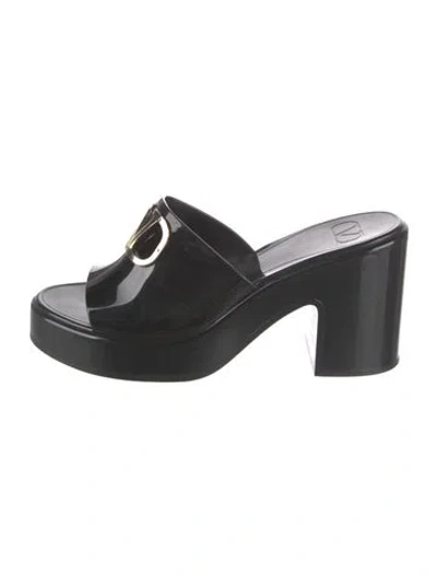Pre-owned Valentino Garavani Rubber Slides In Black