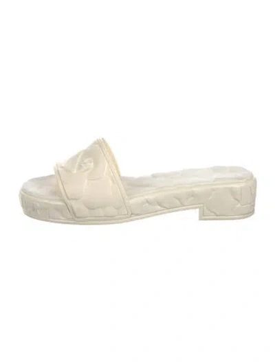 Pre-owned Valentino Garavani Rubber Slides In Neutral