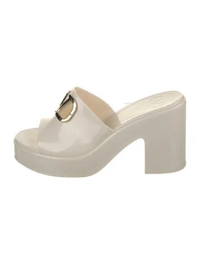 Pre-owned Valentino Garavani Rubber Slides In White