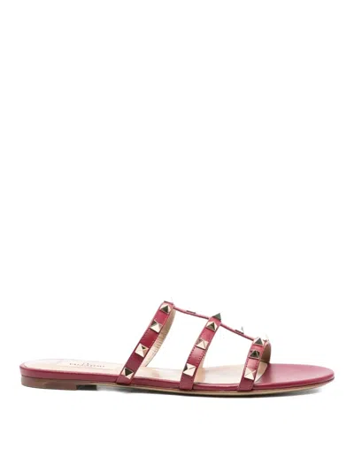 Valentino Garavani Rockstud Leather Flat Sandals In Red
