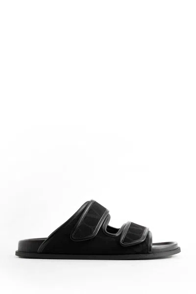 Valentino Garavani Valentino Sandals In Black