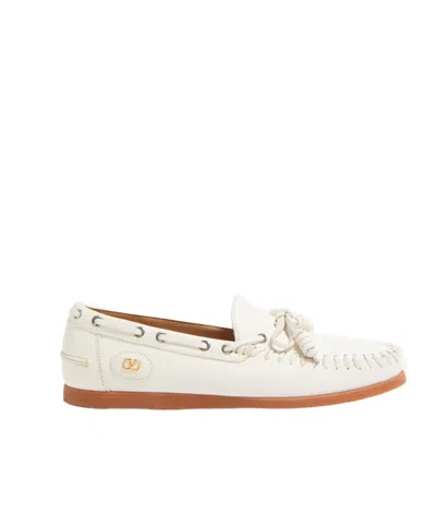Valentino Garavani Scarpa Da Barca Palm Avenue In Bufalo In Ivory White