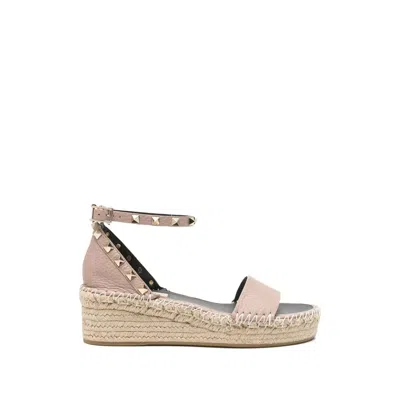 Valentino Garavani Valentino Rockstud 55 Grainy Leather Platform Sandal In Neutral