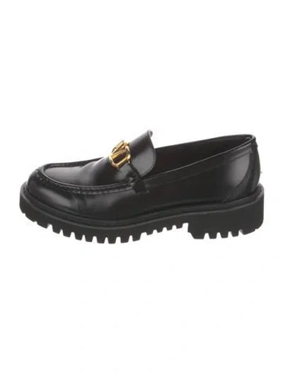 Pre-owned Valentino Garavani Signature Logo Leather Loafers In Black