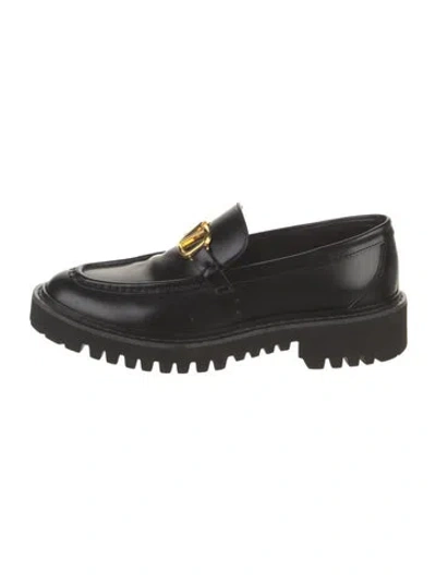 Pre-owned Valentino Garavani Signature Logo Leather Loafers In Black