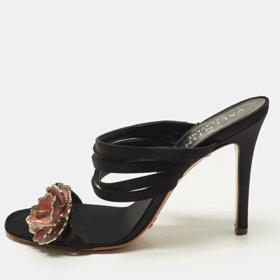 Pre-owned Valentino Garavani Size 38 Black Satin Flower Embellished Ankle Strap Sandals