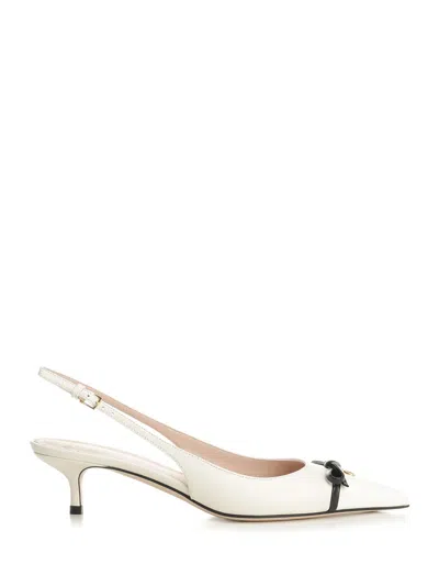 Valentino Garavani Sling Back |  Bepointy | T. 45 | Vernice/capretto/a.brass Logo Pumps Black In White