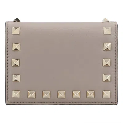 Valentino Garavani Valentino Small Rockstud Calfskin Wallet In Gray