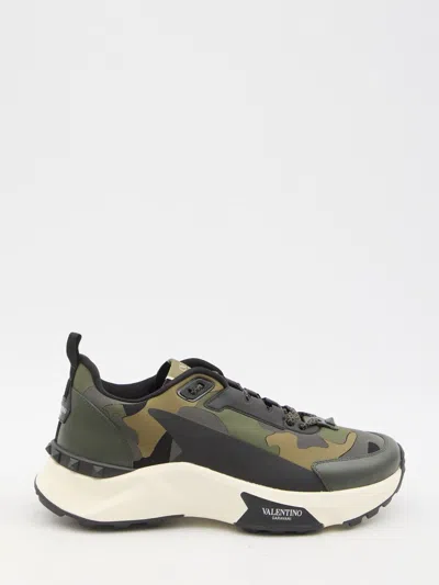 Valentino Garavani Sneakers In Black