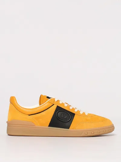 VALENTINO GARAVANI SNEAKERS VALENTINO GARAVANI MEN COLOR OCHER,421773086