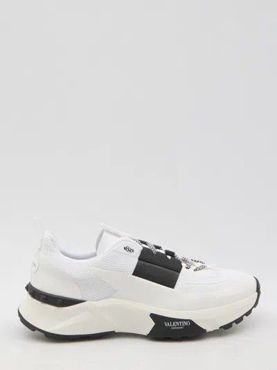 VALENTINO GARAVANI SNEAKERS WITH STUD
