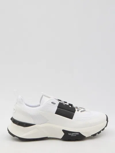 VALENTINO GARAVANI SNEAKERS WITH STUD