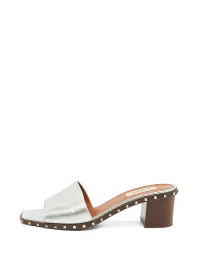 Pre-owned Valentino Garavani Soul Rockstud Sandals In Silver