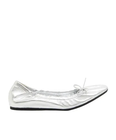 Valentino Garavani Vlogo Signature Ballet Flats In White