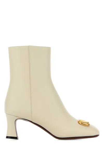Valentino Garavani Vlogo Signature 55 Leather Heeled Ankle Boots In Neutral