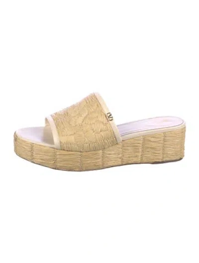 Pre-owned Valentino Garavani Straw Patterned Slides In Neutrals