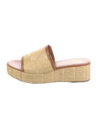 Pre-owned Valentino Garavani Straw Patterned Slides W/ Tags In Neutrals