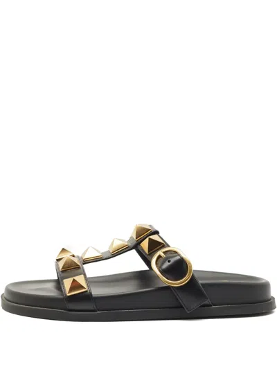 Pre-owned Valentino Garavani Stud-detail Leather Sandals In Black