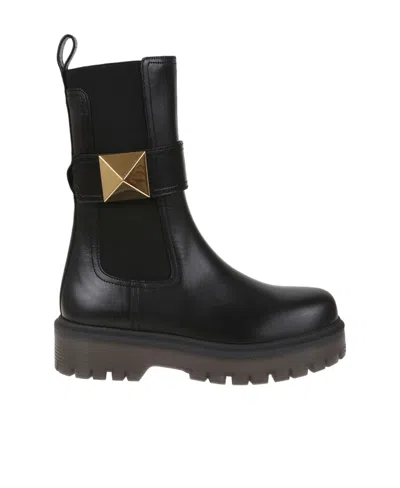 VALENTINO GARAVANI VALENTINO	GARAVANI ONE STUD ROUND TOE ANKLE BOOTS