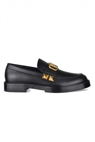 Valentino Garavani Stud Sign Loafers In Nero