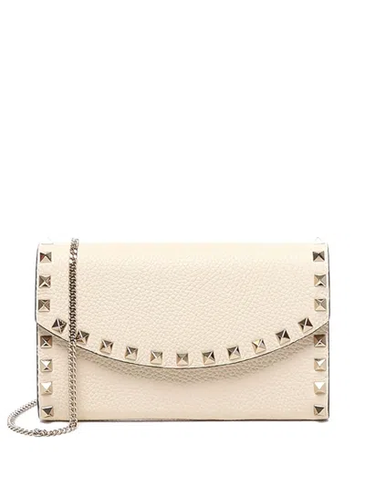 Valentino Garavani Rockstud Leather Wallet With Chain In Neutral