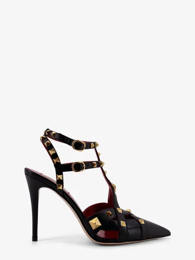 Valentino Garavani Studdy Leather Pumps With Iconic Studs In Black