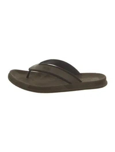 Pre-owned Valentino Garavani Suede Flip Flops In Green