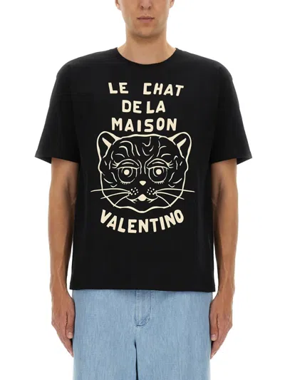 Valentino T-shirt With Chat De La Maison Print In Black/butter