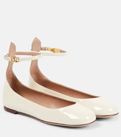 VALENTINO GARAVANI TAN-GO PATENT LEATHER BALLET FLATS