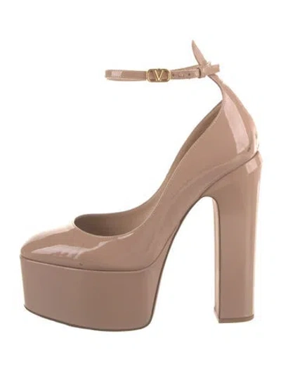 Pre-owned Valentino Garavani Tan-go 155 Patent Leather Pumps In Neutral