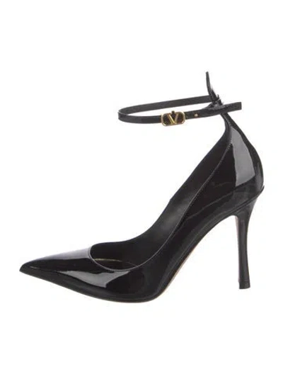 Pre-owned Valentino Garavani Tan-go Patent Leather Pumps In Black