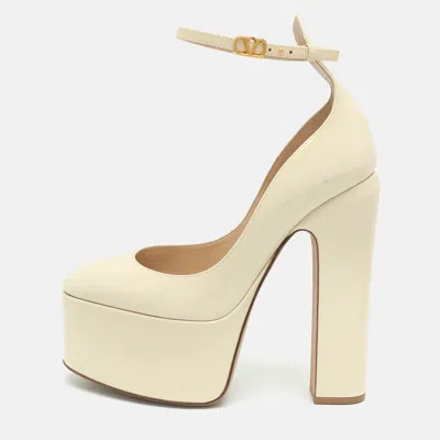 Pre-owned Valentino Garavani Tan-go Size 37 Cream Patent Leather Platform Pumps