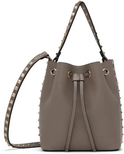 Valentino Garavani Taupe Rockstud Grainy Calfskin Bucket Bag In Nb9 Moon Taupe