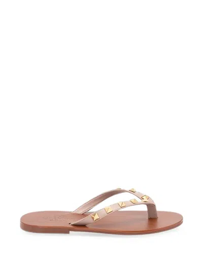 Valentino Garavani Valentino Rockstud Thong Sandals T. 05 In Neutral