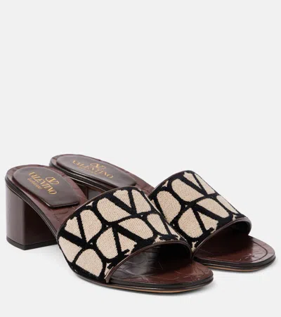 Valentino Garavani Vlogo Signature Block-heel Mules In Black