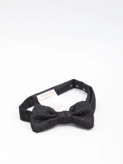 Valentino Garavani Toile Iconographe Bow Tie In Black