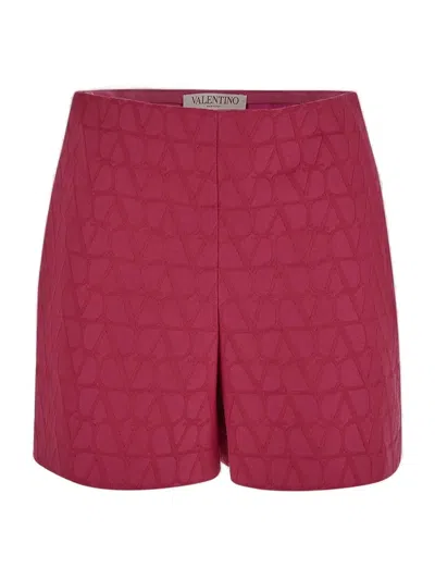 Valentino Toile Iconographe Straight Hem Shorts In Pink
