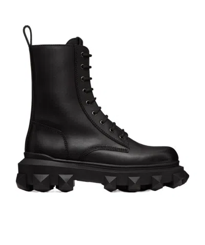 Valentino Garavani Trackstud Combat Boots In Black