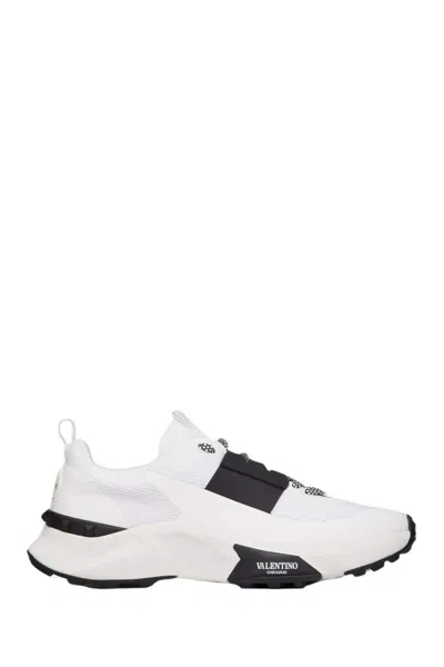 VALENTINO GARAVANI VALENTINO TRUE ACT LOW-TOP SNEAKER